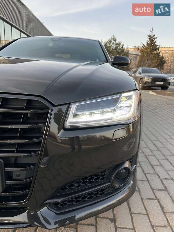 Седан Audi A8 2015 в Киеве