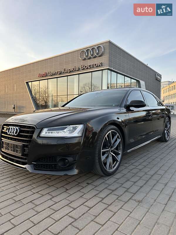 Седан Audi A8 2015 в Киеве