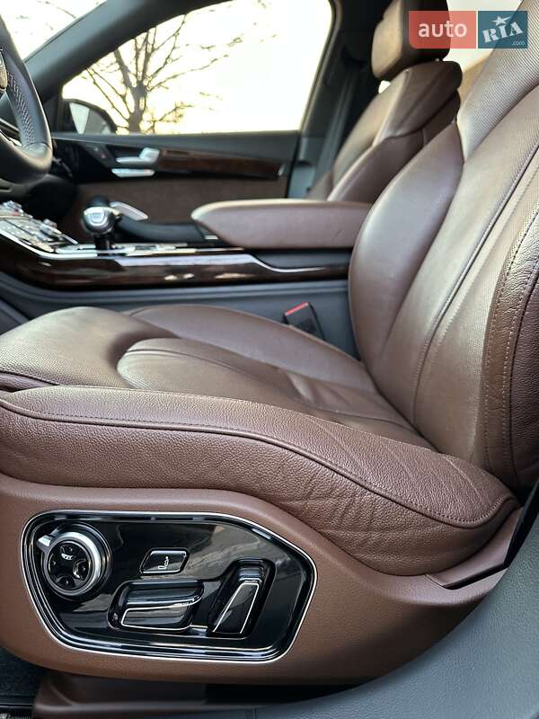 Седан Audi A8 2015 в Киеве