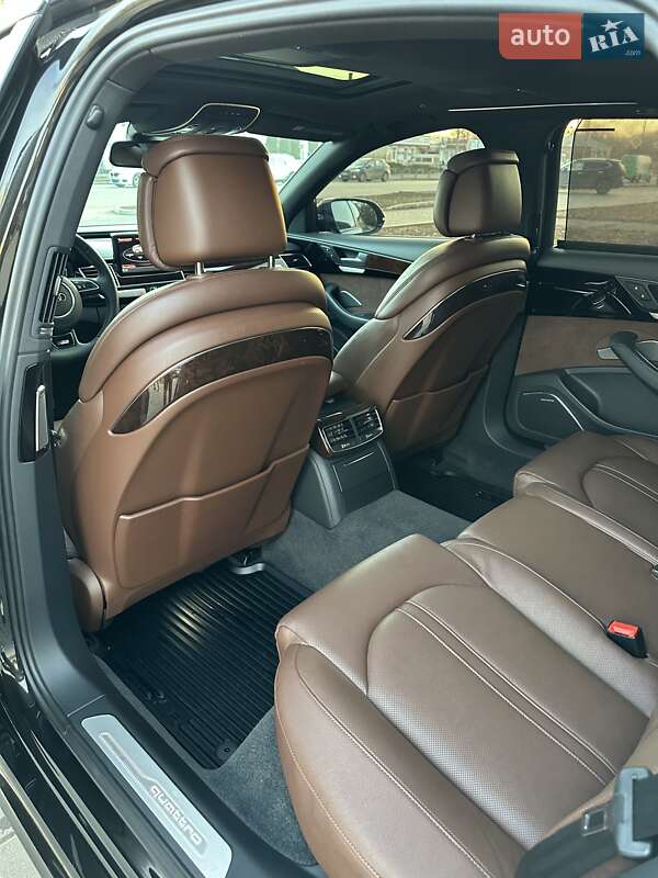 Седан Audi A8 2015 в Киеве