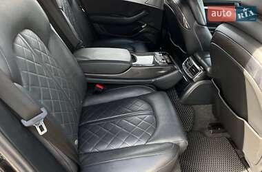 Седан Audi A8 2015 в 