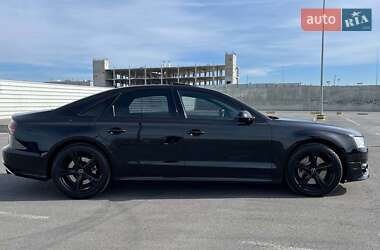 Седан Audi A8 2015 в 