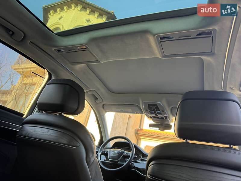 Седан Audi A8 2021 в Одессе