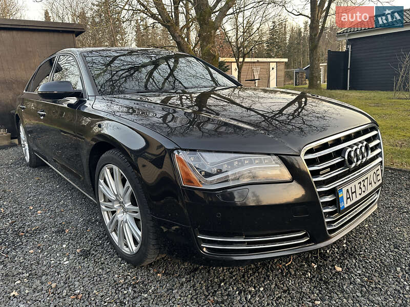Седан Audi A8 2014 в Львове