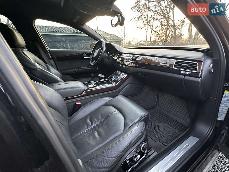Седан Audi A8 2014 в Львове