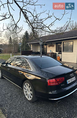 Седан Audi A8 2014 в Львове