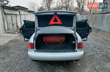 Седан Audi A8 1996 в 