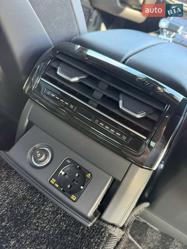 Седан Audi A8 2021 в Киеве
