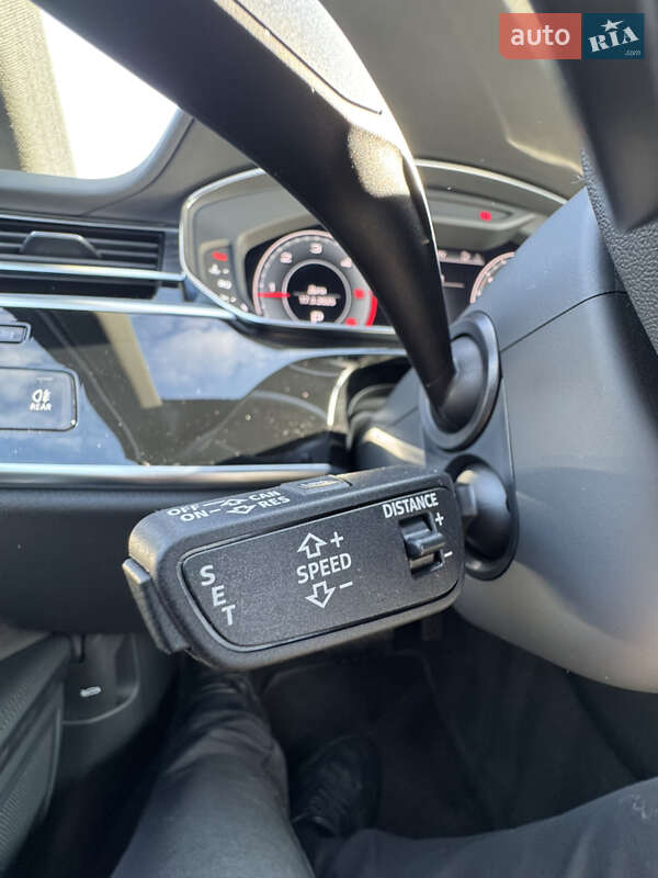 Седан Audi A8 2021 в Киеве