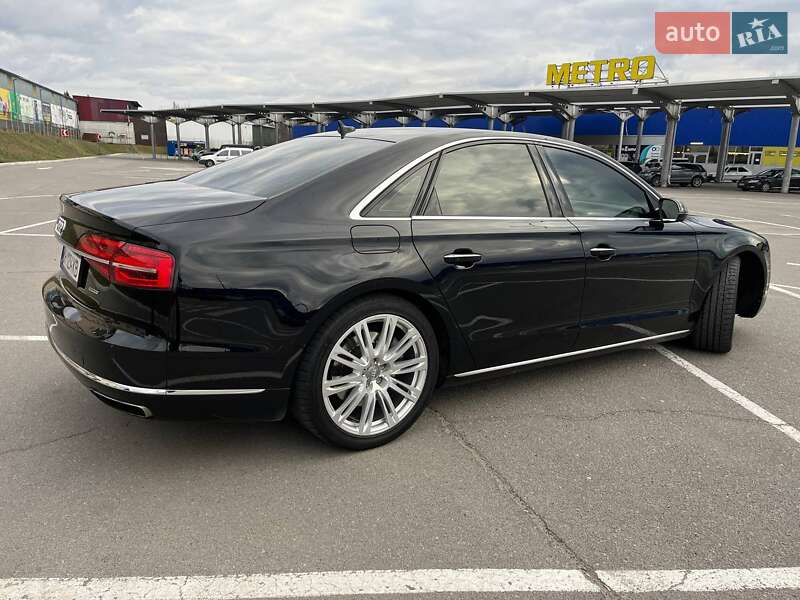 Седан Audi A8 2014 в Виннице