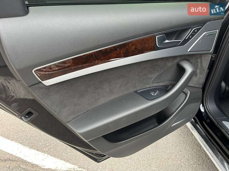 Седан Audi A8 2014 в Виннице