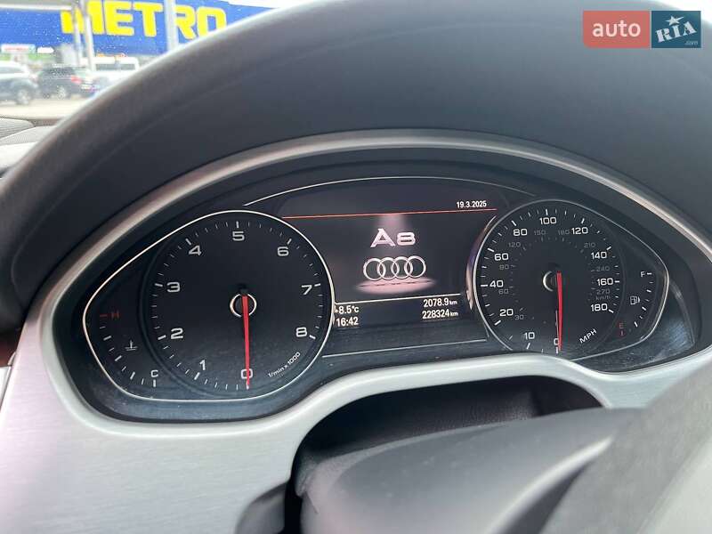 Седан Audi A8 2014 в Виннице