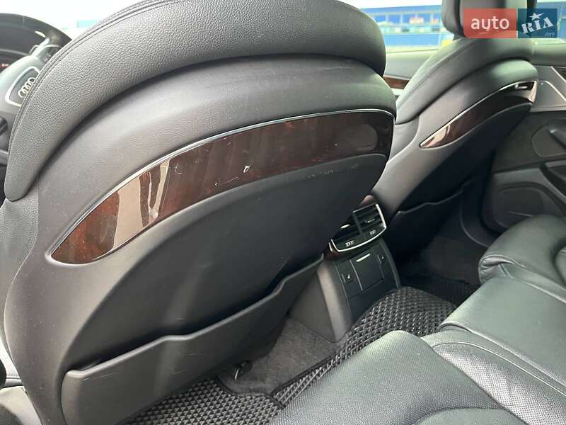 Седан Audi A8 2014 в Виннице
