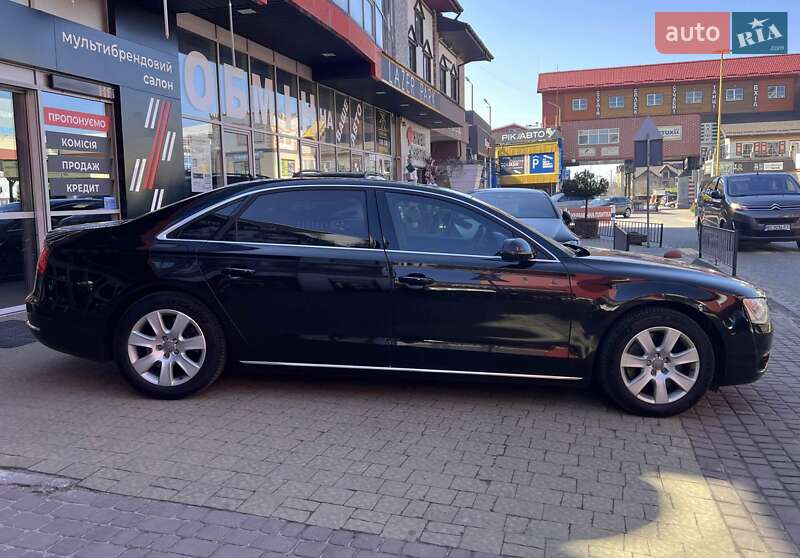Седан Audi A8 2012 в Львове