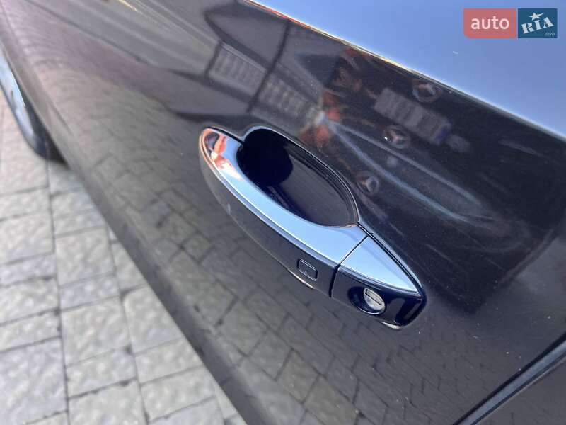 Седан Audi A8 2012 в Львове