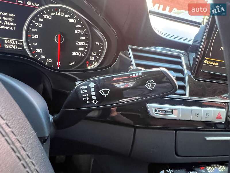 Седан Audi A8 2012 в Львове