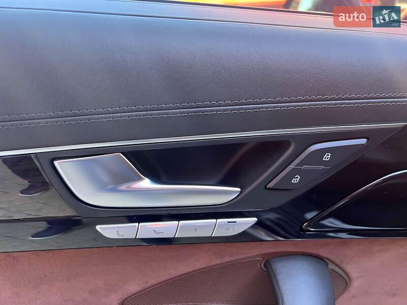 Седан Audi A8 2012 в Львове