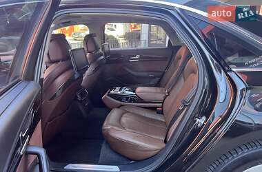 Седан Audi A8 2012 в 