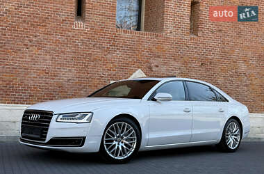 Седан Audi A8 2015 в 