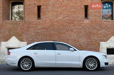 Седан Audi A8 2015 в 