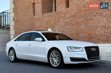 Седан Audi A8 2015 в 