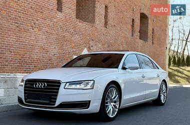 Седан Audi A8 2015 в 