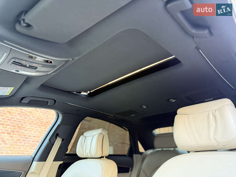 Седан Audi A8 2015 в Львове