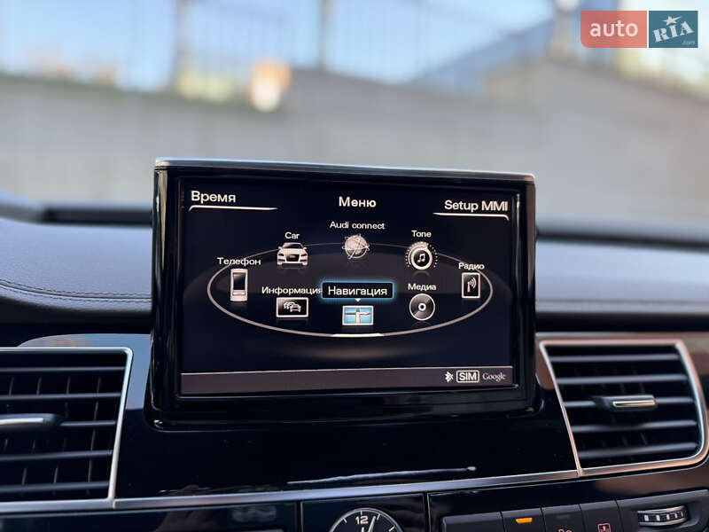 Седан Audi A8 2015 в Львове