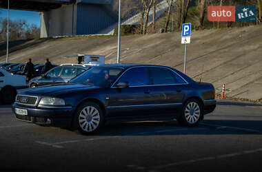 Седан Audi A8 2000 в 