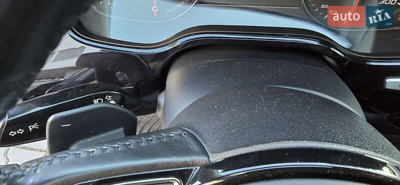 Седан Audi A8 2010 в Черновцах