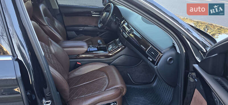 Седан Audi A8 2010 в Черновцах