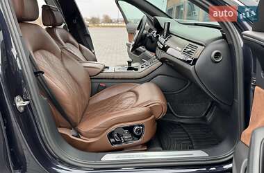 Седан Audi A8 2015 в 