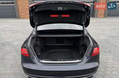 Седан Audi A8 2015 в 