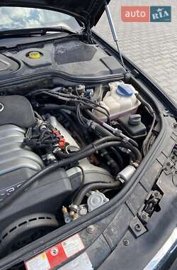 Седан Audi A8 2004 в 
