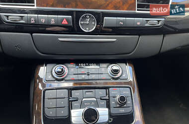 Седан Audi A8 2017 в 