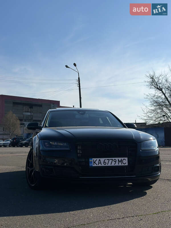 Седан Audi A8 2015 в Киеве