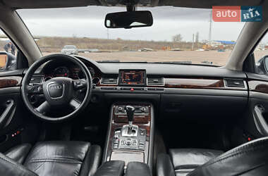 Седан Audi A8 2005 в 
