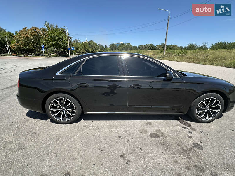 Седан Audi A8 2011 в Запоріжжі