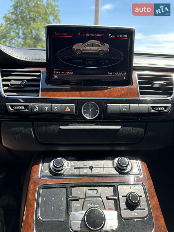 Седан Audi A8 2011 в Запоріжжі
