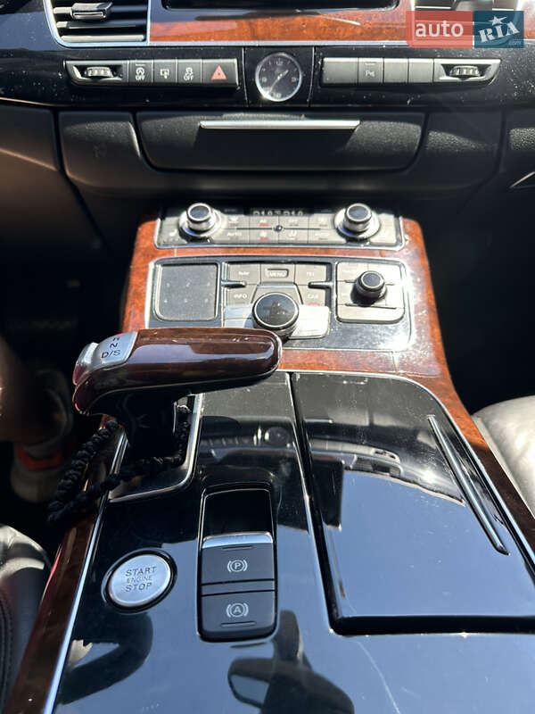 Седан Audi A8 2011 в Запоріжжі