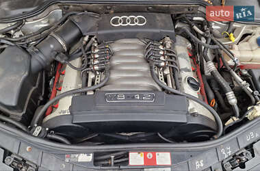 Седан Audi A8 2003 в 