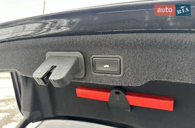 Седан Audi A8 2012 в 