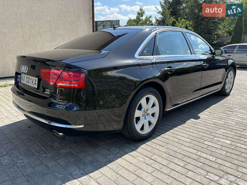Седан Audi A8 2012 в Львові
