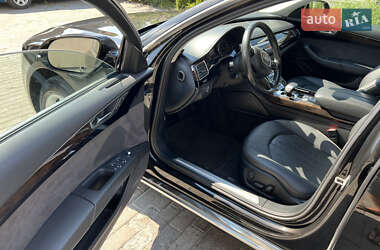 Седан Audi A8 2012 в Львове