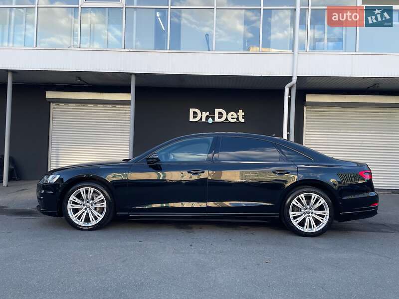 Седан Audi A8 2021 в Киеве