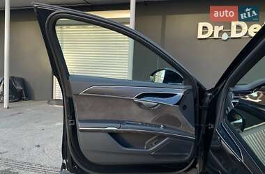 Седан Audi A8 2021 в 