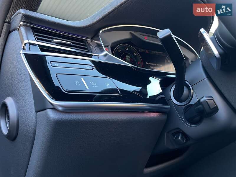 Седан Audi A8 2021 в Киеве