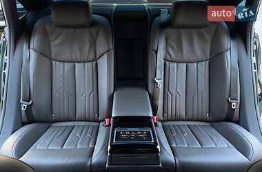 Седан Audi A8 2021 в 
