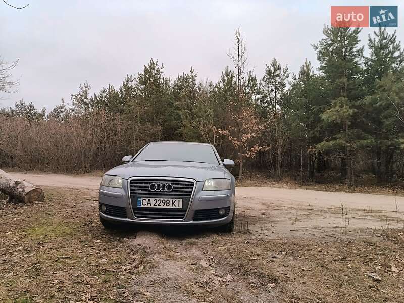 Седан Audi A8 2006 в 