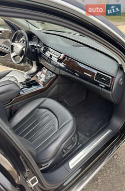 Седан Audi A8 2017 в 
